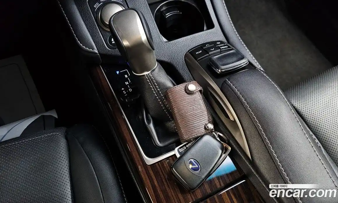 Lexus ES 2016 2.5 гидро в Москве № 2060134, фото 9
