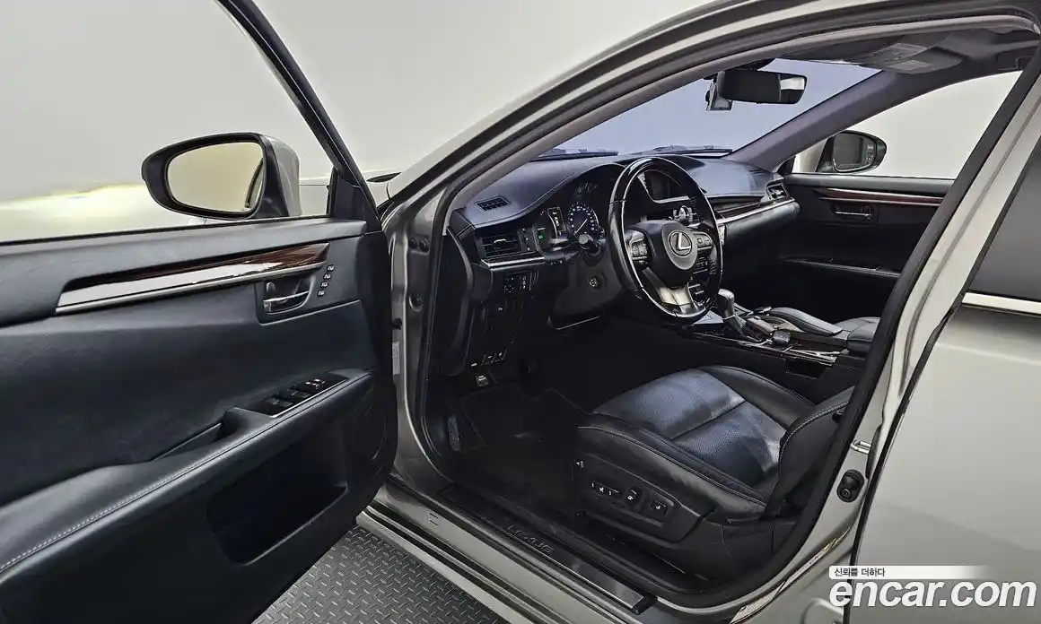 Lexus ES 2016 2.5 гидро в Москве № 2060134, фото 10