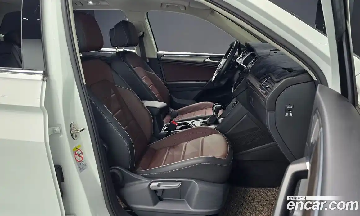 Volkswagen Tiguan 2023 2.0 гидро в Москве № 2060250, фото 12