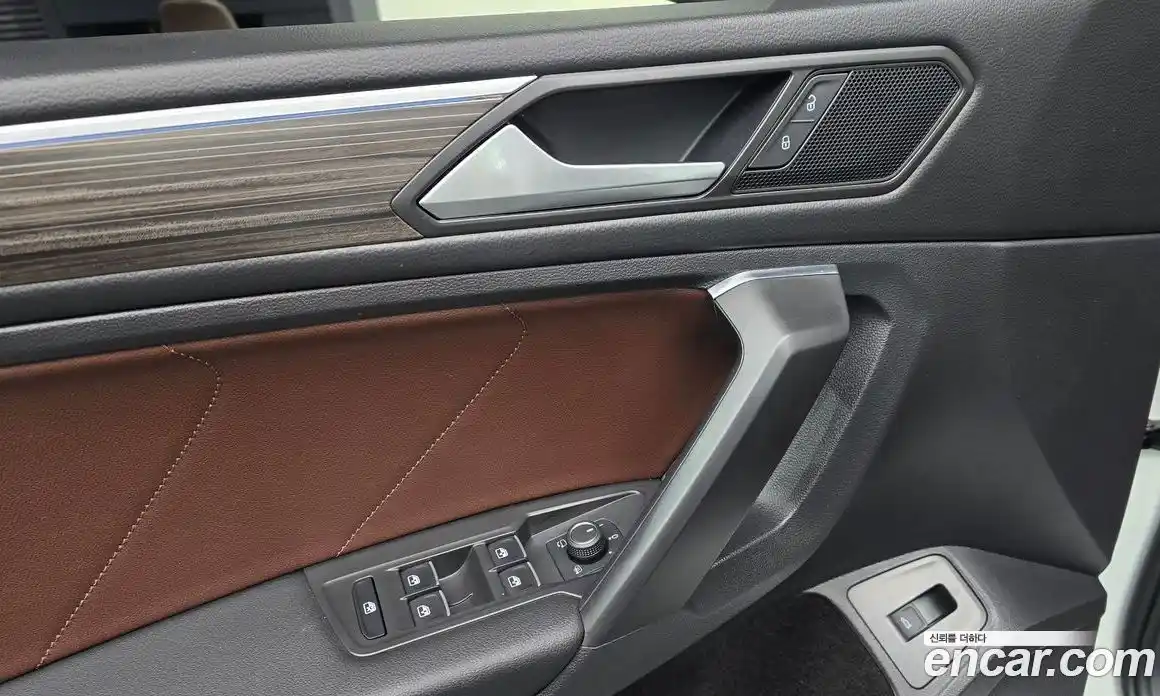 Volkswagen Tiguan 2023 2.0 гидро в Москве № 2060250, фото 26