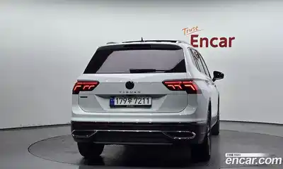 Volkswagen Tiguan 2023 2.0 гидро в Москве № 2060250, миниатюра 3