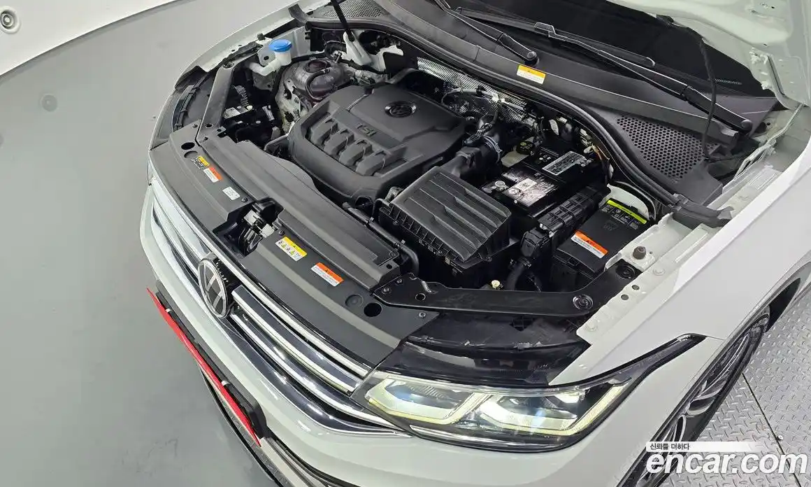 Volkswagen Tiguan 2023 2.0 гидро в Москве № 2060250, фото 5