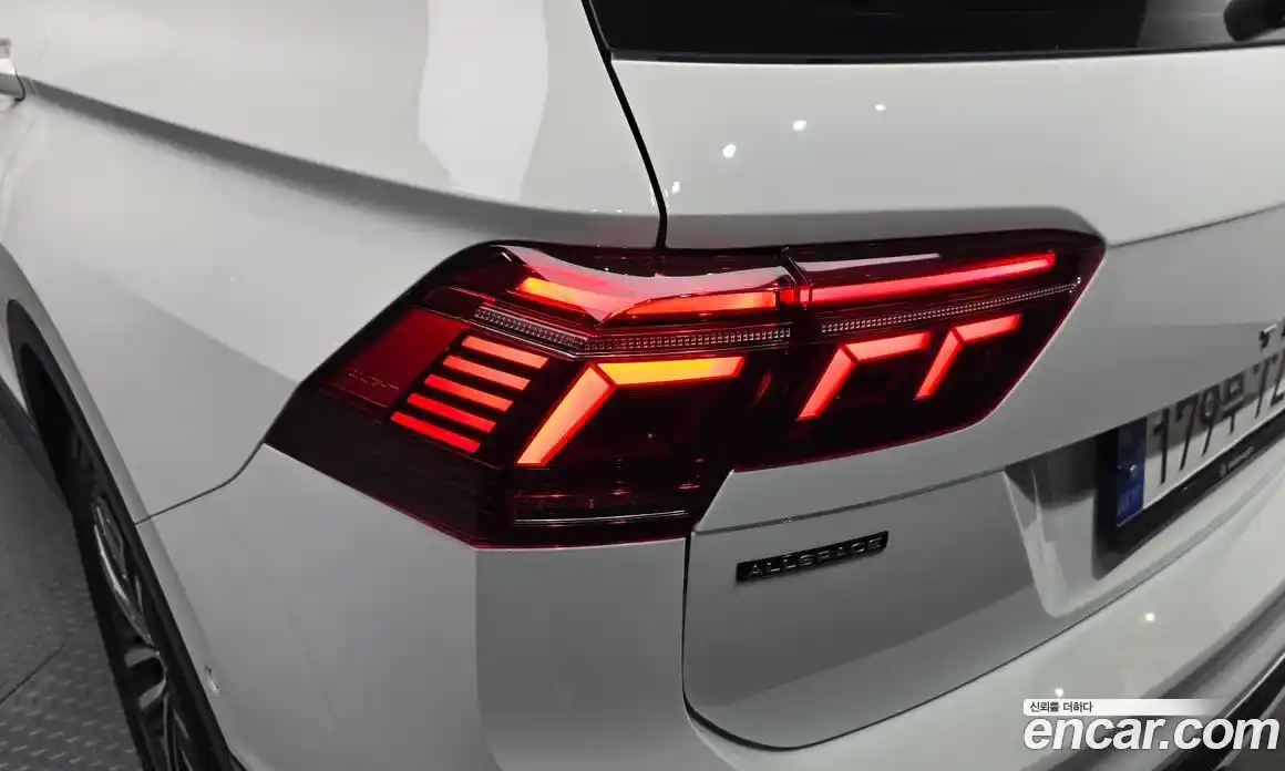 Volkswagen Tiguan 2023 2.0 гидро в Москве № 2060250, фото 8