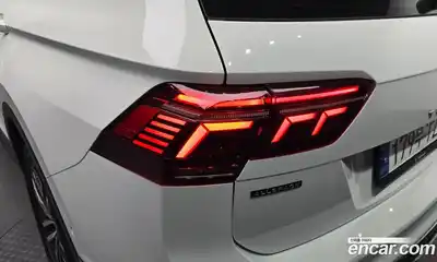 Volkswagen Tiguan 2023 2.0 гидро в Москве № 2060250, миниатюра 8