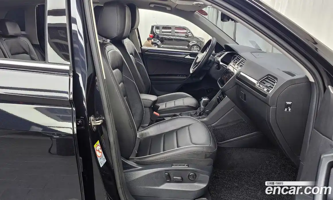 Volkswagen Tiguan 2021 2.0 гидро в Москве № 2060360, фото 17
