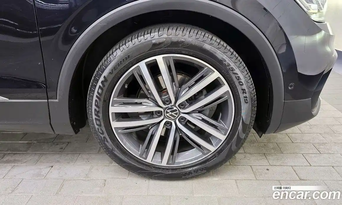 Volkswagen Tiguan 2021 2.0 гидро в Москве № 2060360, фото 7