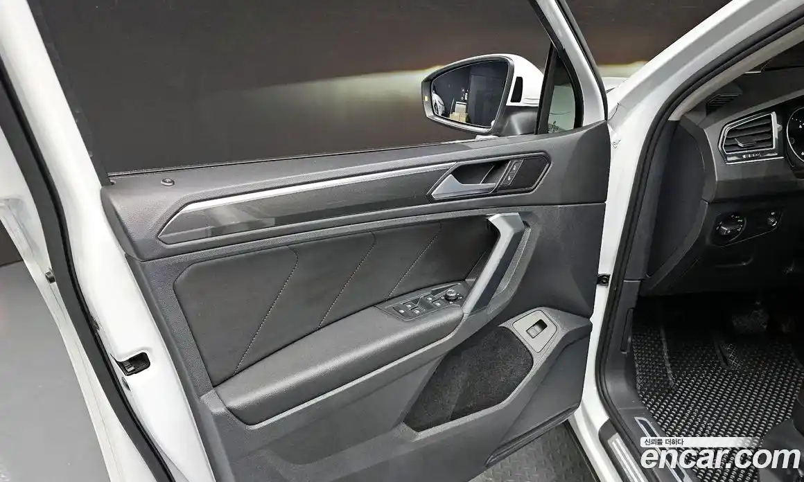 Volkswagen Tiguan 2020 2.0 гидро в Москве № 2060473, фото 14