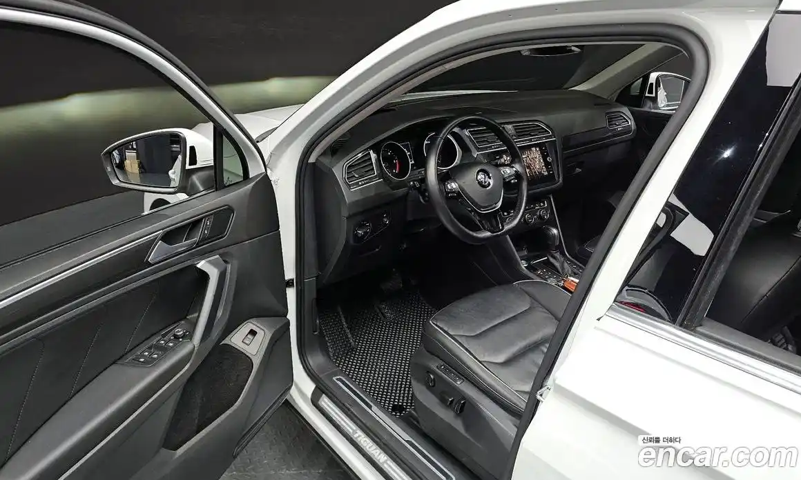 Volkswagen Tiguan 2020 2.0 гидро в Москве № 2060473, фото 17