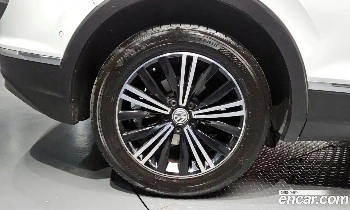 Volkswagen Tiguan 2020 2.0 гидро в Москве № 2060473, фото 7