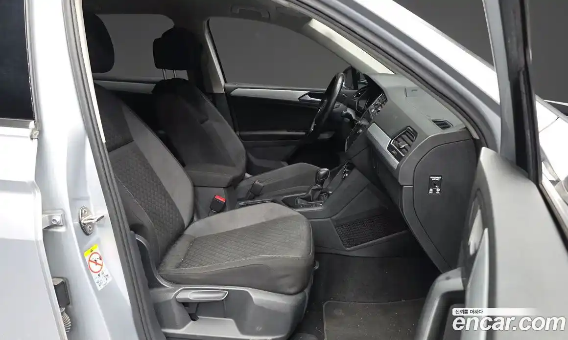 Volkswagen Tiguan 2018 2.0 гидро в Москве № 2060692, фото 11