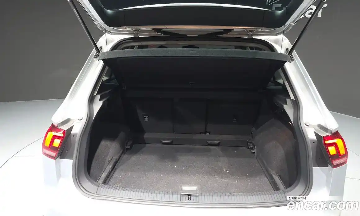 Volkswagen Tiguan 2018 2.0 гидро в Москве № 2060692, фото 20