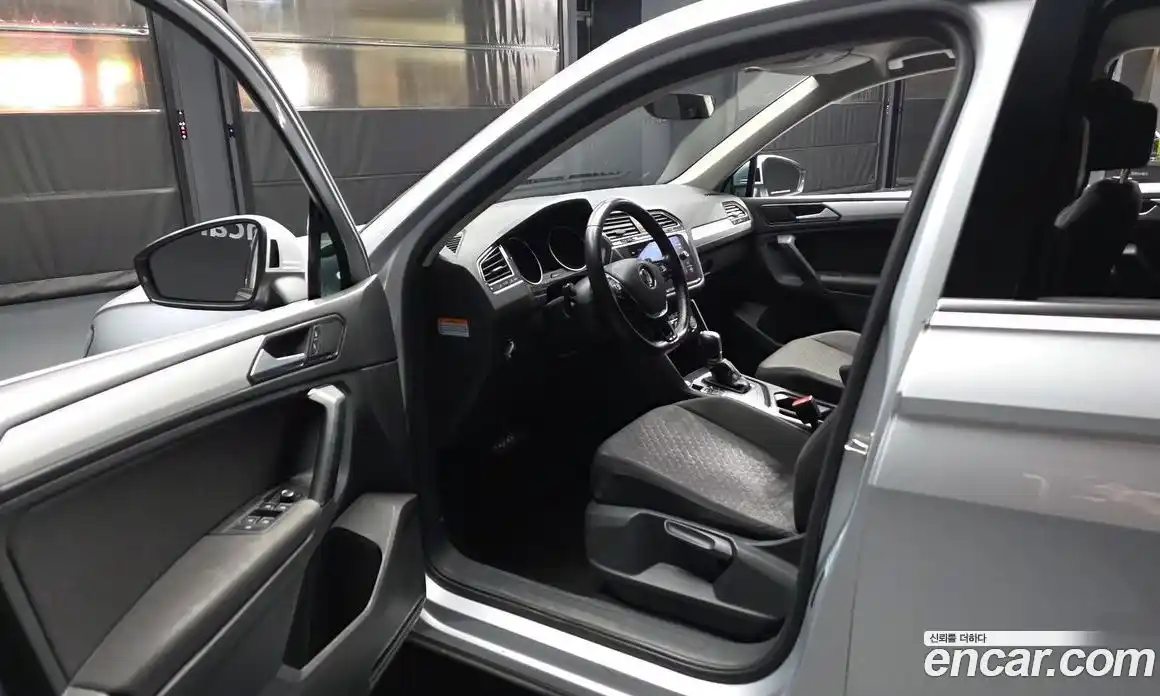 Volkswagen Tiguan 2018 2.0 гидро в Москве № 2060692, фото 10