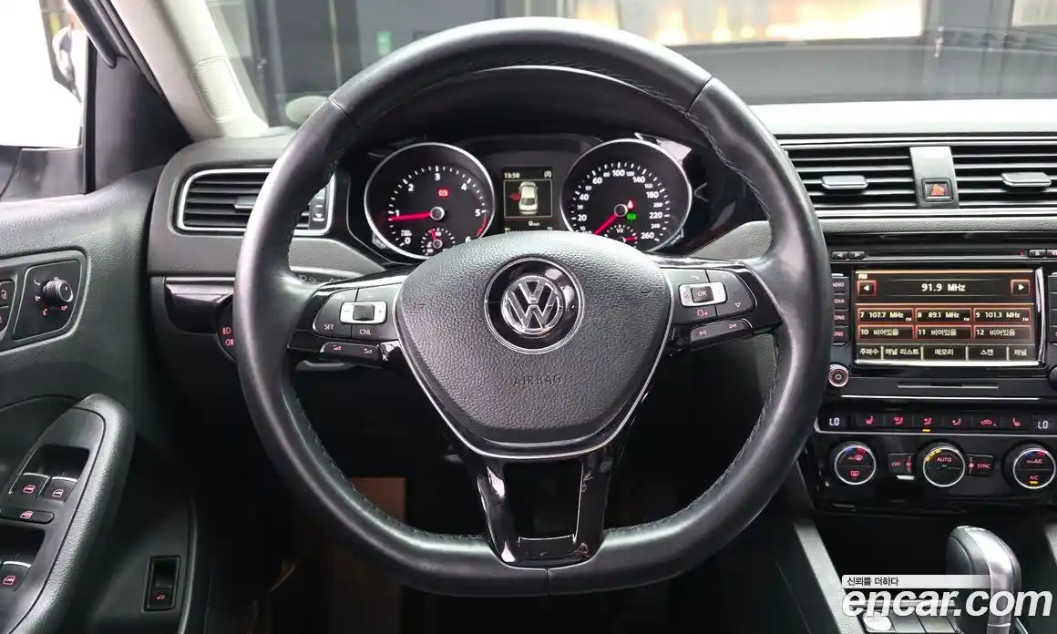 Volkswagen Jetta 2015 2.0 гидро в Москве № 2060767, фото 13