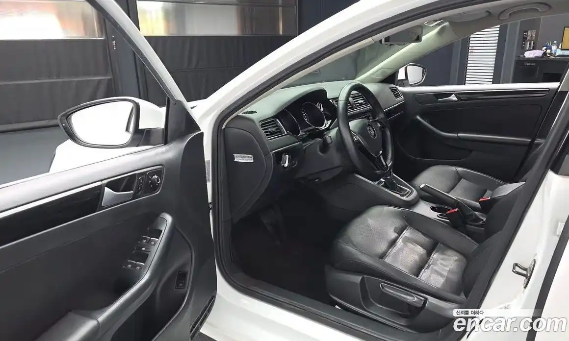 Volkswagen Jetta 2015 2.0 гидро в Москве № 2060767, фото 10