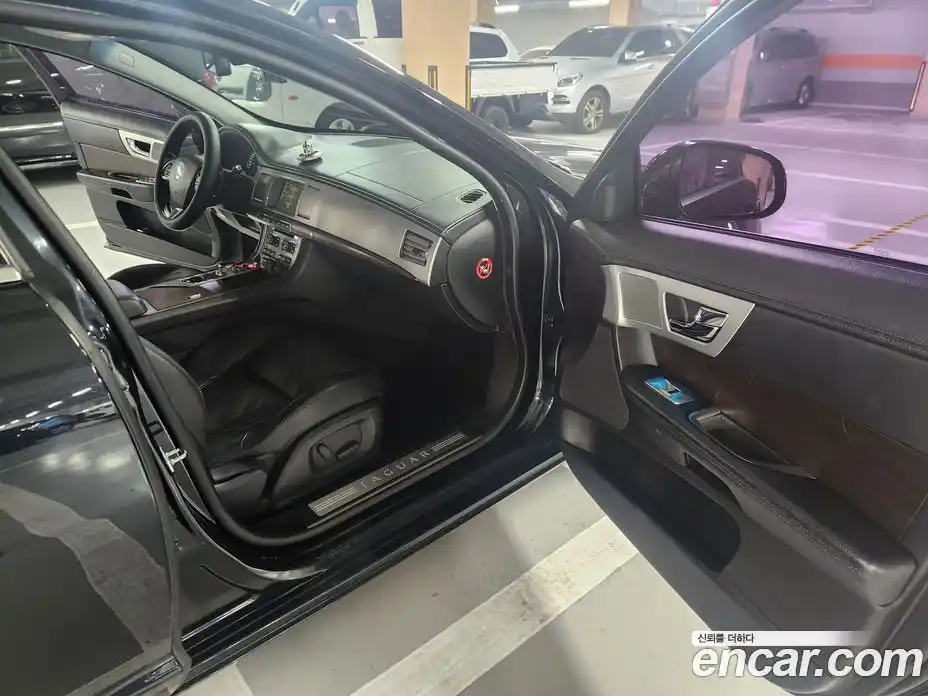 Jaguar XF 2011 3.0 гидро в Москве № 2064727, фото 9