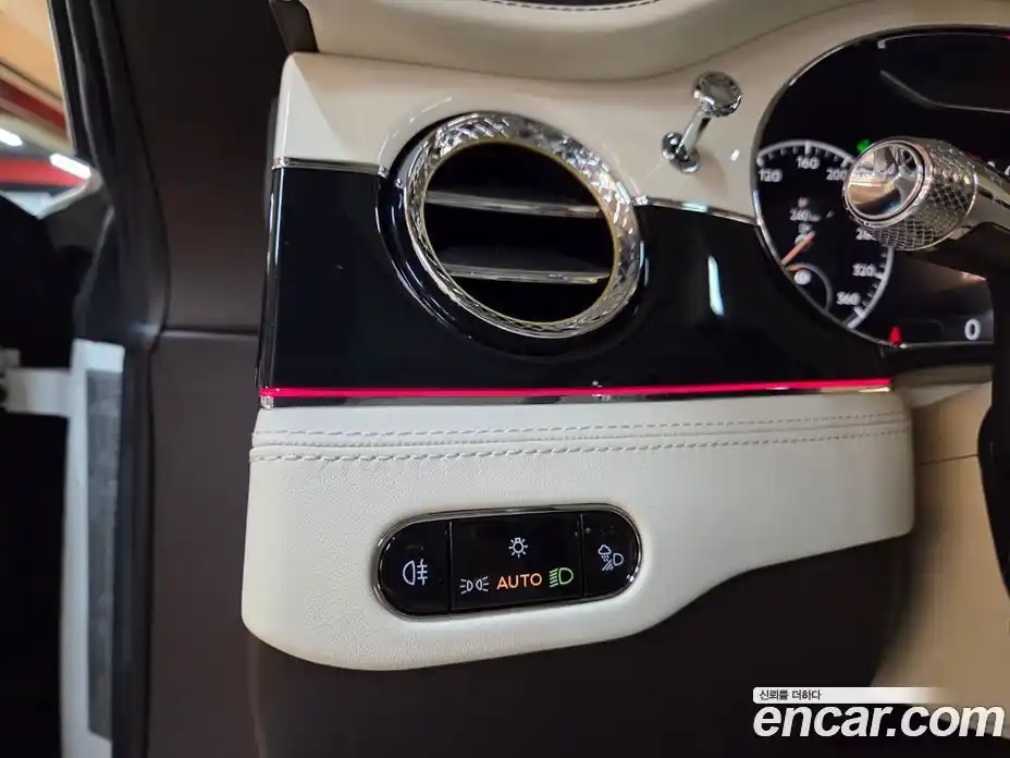 Bentley Continental 2023 4.0 гидро, фото 12