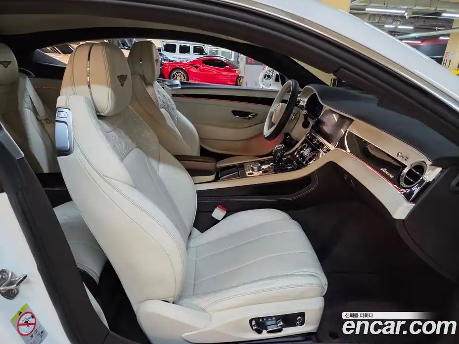 Bentley Continental 2023 4.0 гидро, фото 14