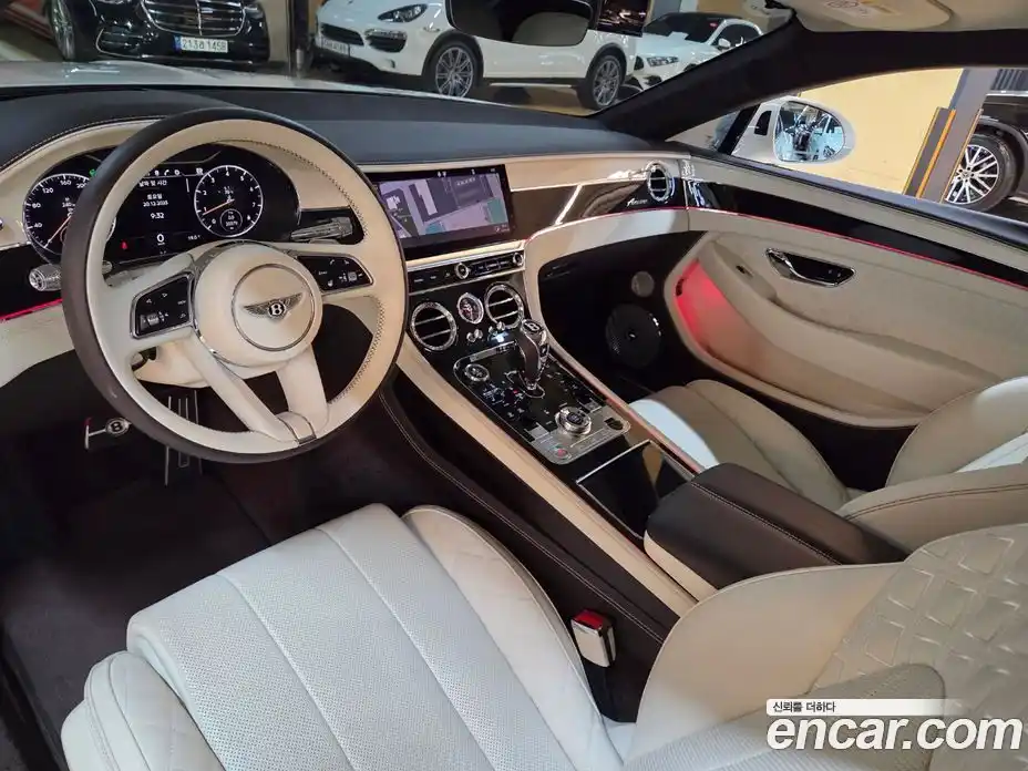 Bentley Continental 2023 4.0 гидро, фото 15
