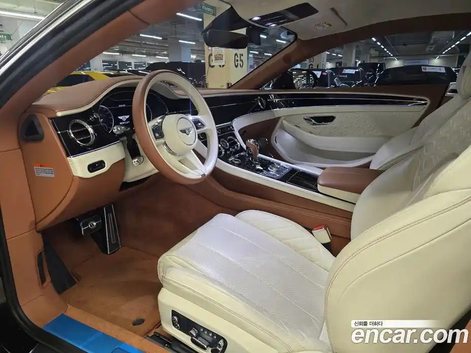 Bentley Continental 2023 4.0 гидро, фото 7