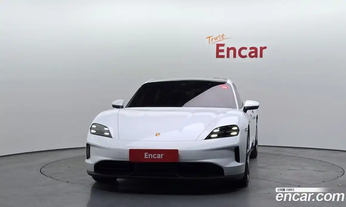 Porsche Taycan 2025 0.1 гидро в Москве № 213174, фото 3