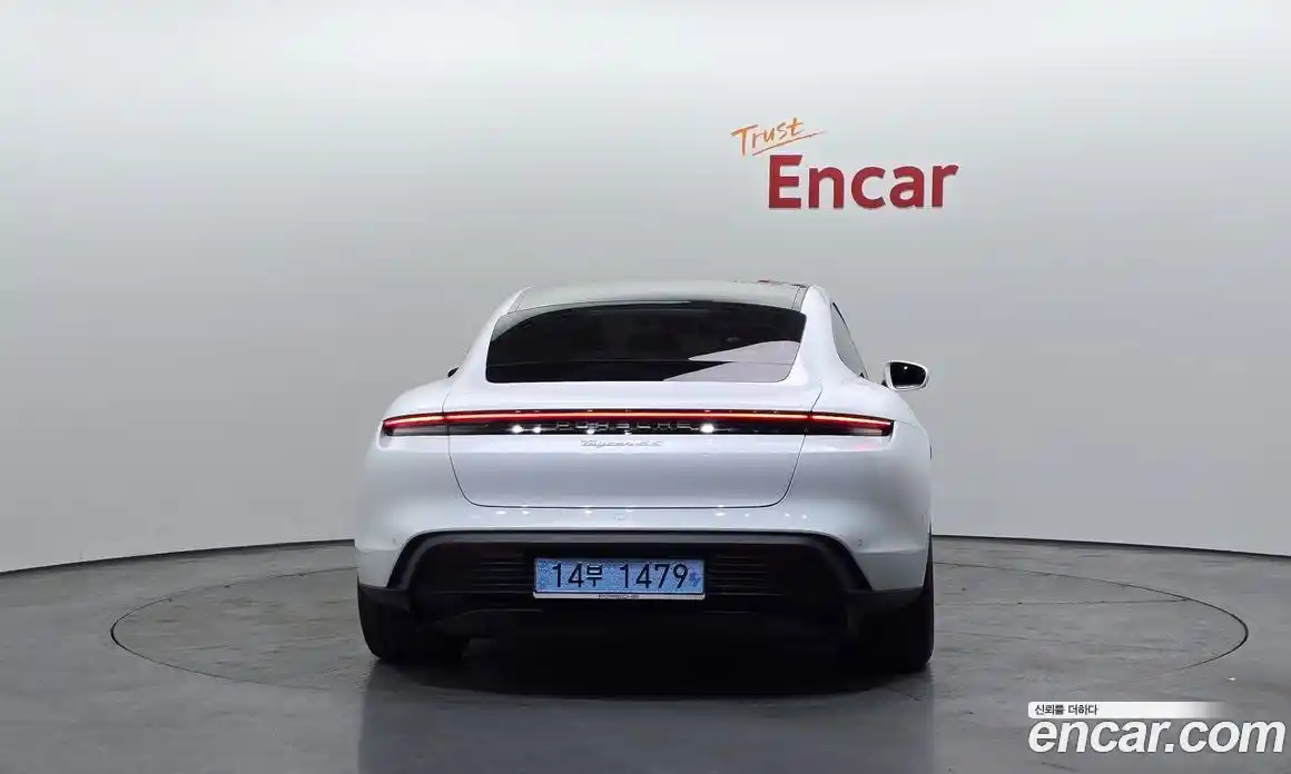 Porsche Taycan 2025 0.1 гидро в Москве № 213174, фото 4