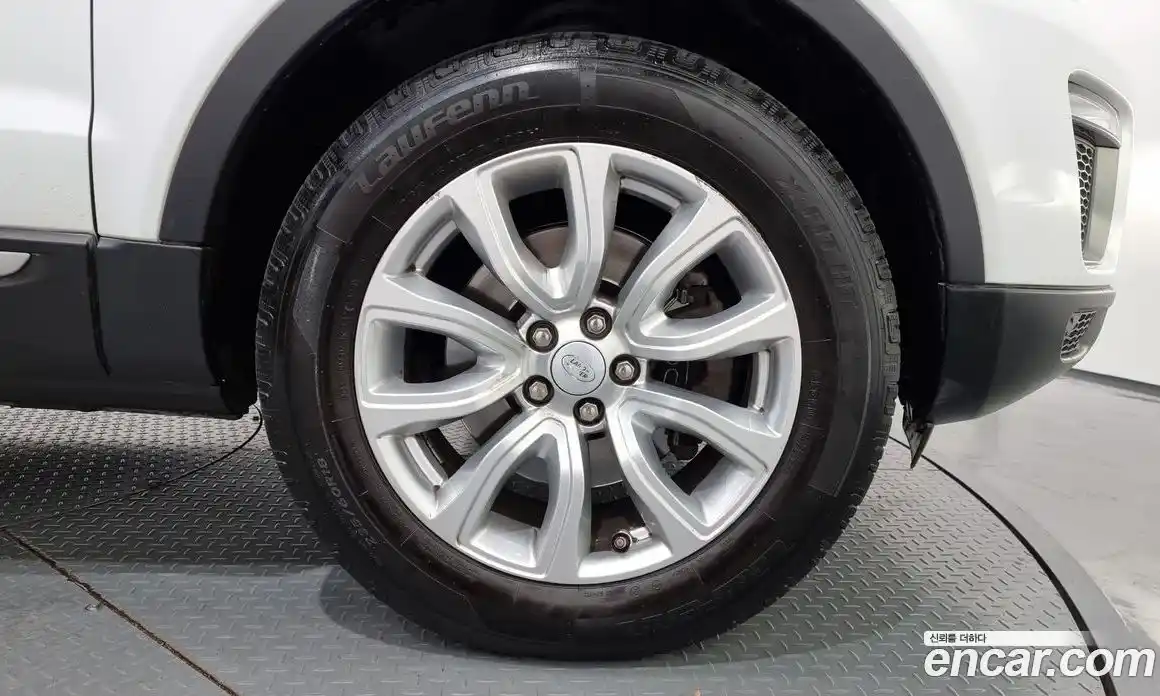 Land Rover Range-Rover Evoque 2016 2.0 гидро в Москве № 213567, фото 5