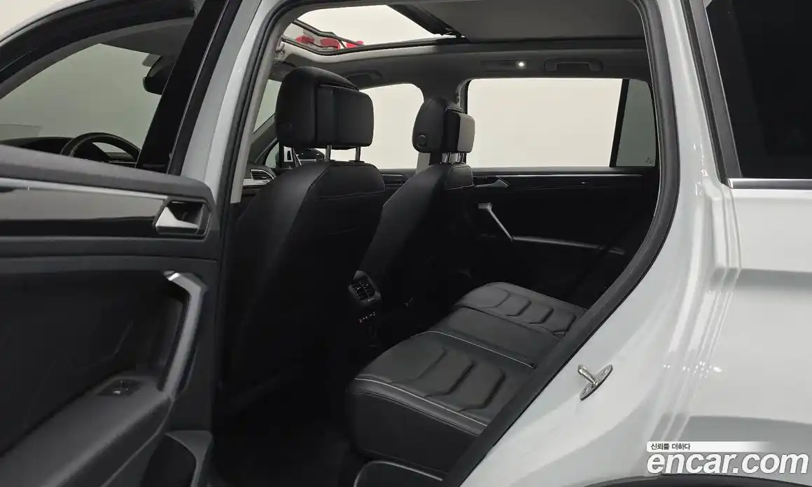 Volkswagen Tiguan 2022 2.0 гидро в Москве № 215046, фото 12