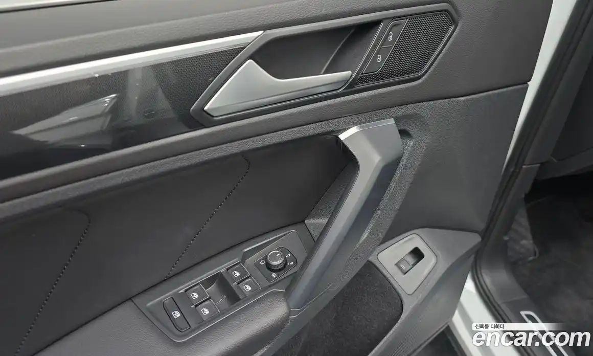 Volkswagen Tiguan 2022 2.0 гидро в Москве № 215046, фото 17