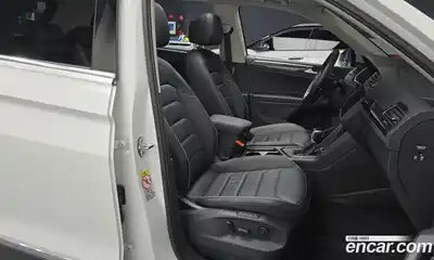 Volkswagen Tiguan 2022 2.0 гидро в Москве № 215046, миниатюра 10