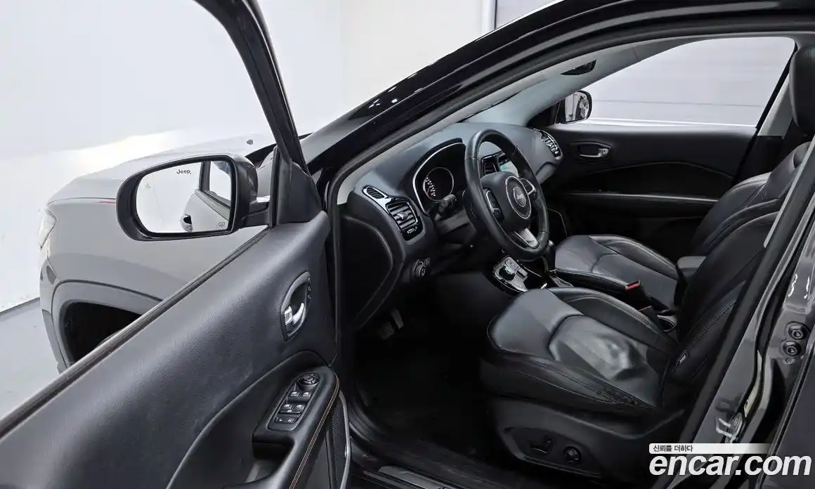 Jeep Compass 2018 2.4 гидро в Москве № 232397, фото 11