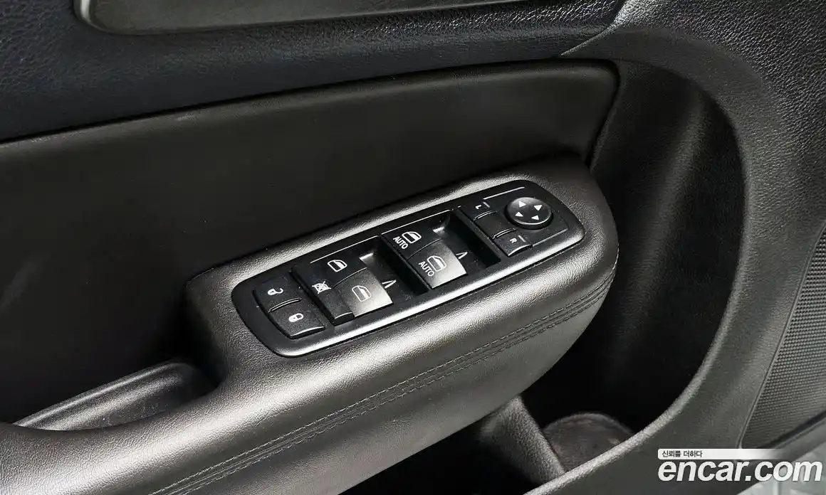 Chrysler 200 2015 2.4 гидро в Москве № 248971, фото 18