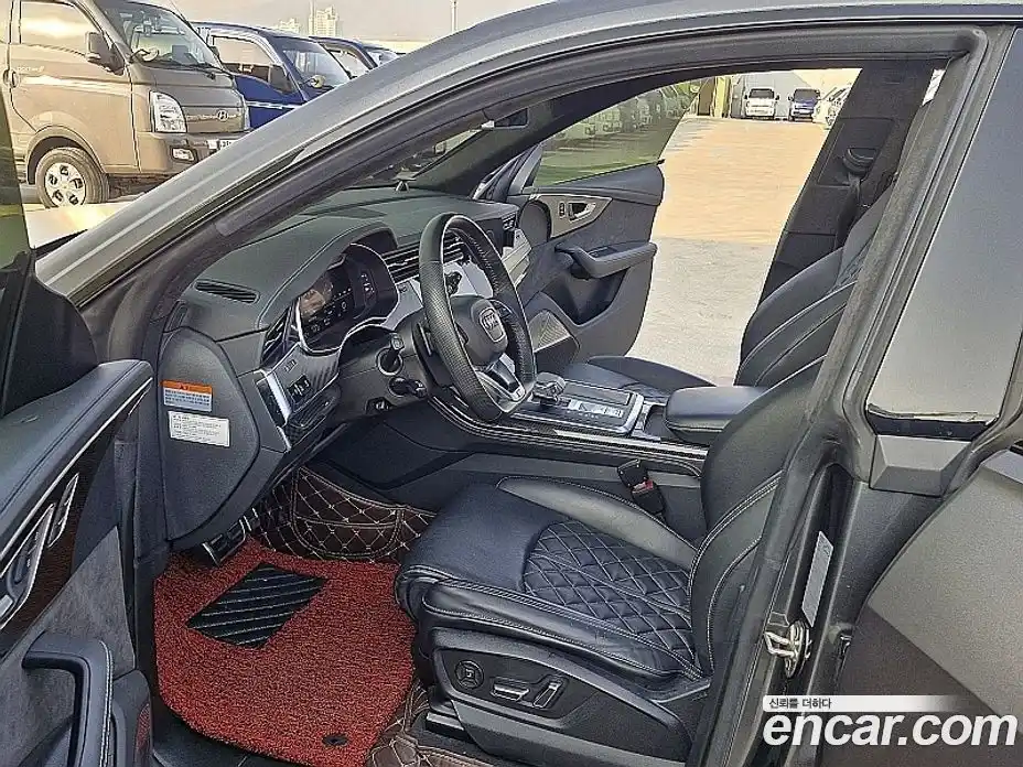 Audi SQ8 2021 4.0 гидро в Москве № 971242, фото 15