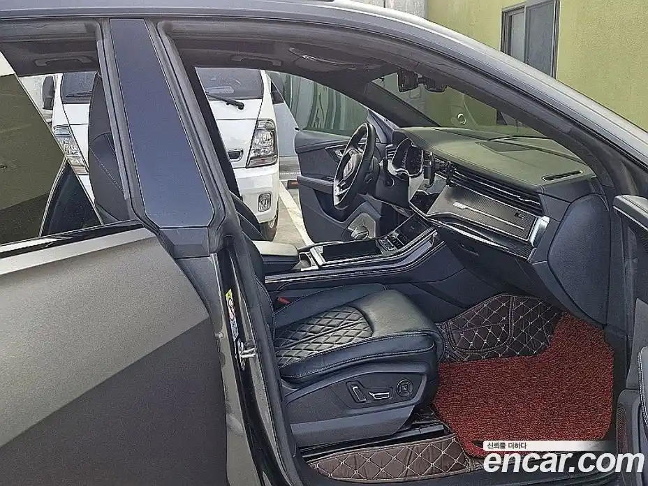 Audi SQ8 2021 4.0 гидро в Москве № 971242, фото 17