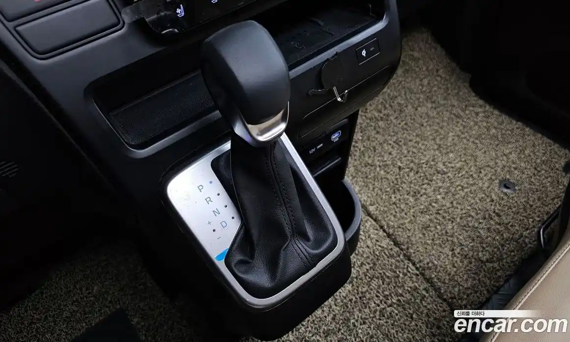 Hyundai Staria 2024 1.6 гидро в Москве № 109033, фото 9
