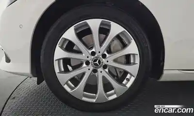 Mercedes-Benz E-Class 2020 2.0 гидро в Москве № 2054393, миниатюра 4