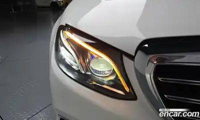 Mercedes-Benz E-Class 2020 2.0 гидро в Москве № 2054393, миниатюра 7