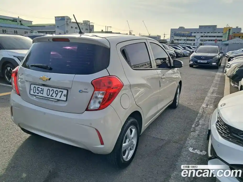 Chevrolet Spark 2016 1.0 гидро в Москве, фото 17