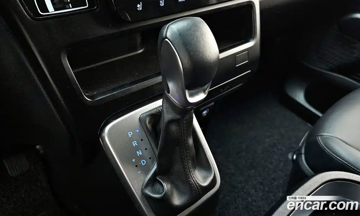 Hyundai Staria 2025 2.2 гидро в Москве № 2122931, фото 9