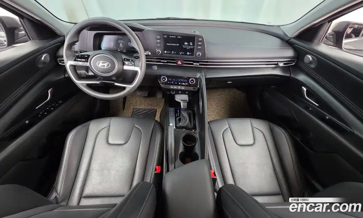 Hyundai Avante 2023 1.6 гидро в Москве № 2122940, фото 7