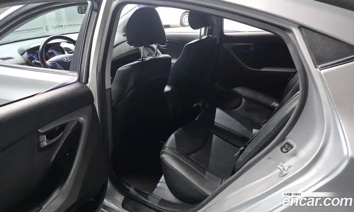 Hyundai Avante 2014 1.6 гидро в Москве № 2123088, фото 11
