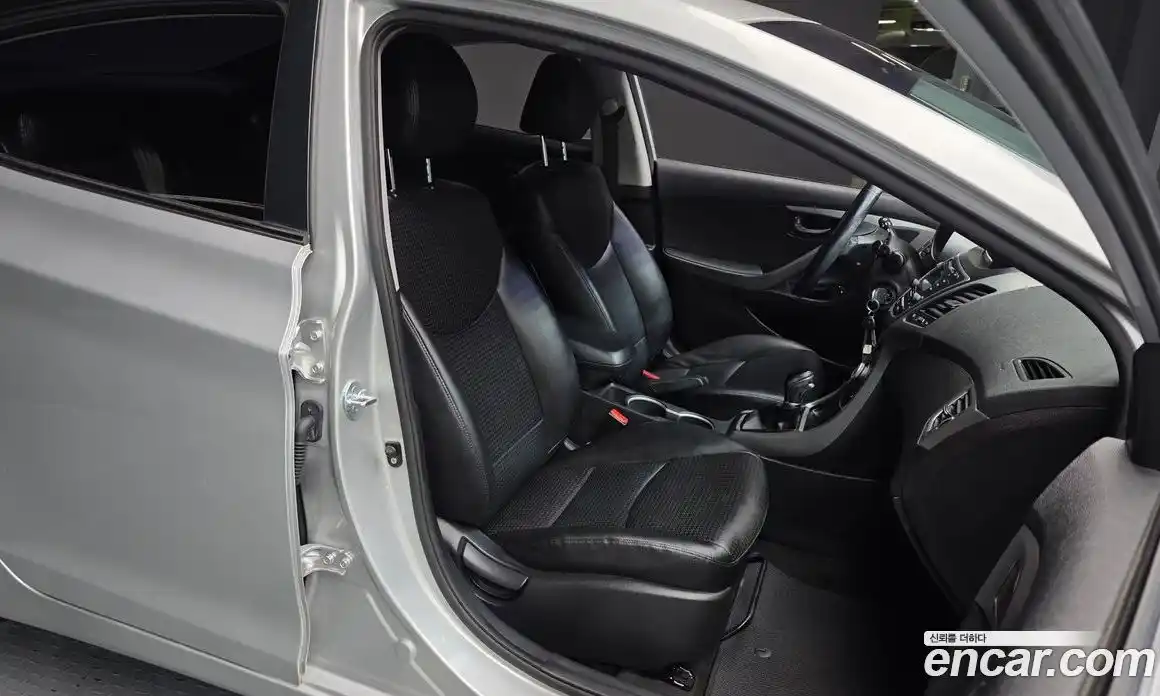 Hyundai Avante 2014 1.6 гидро в Москве № 2123088, фото 12