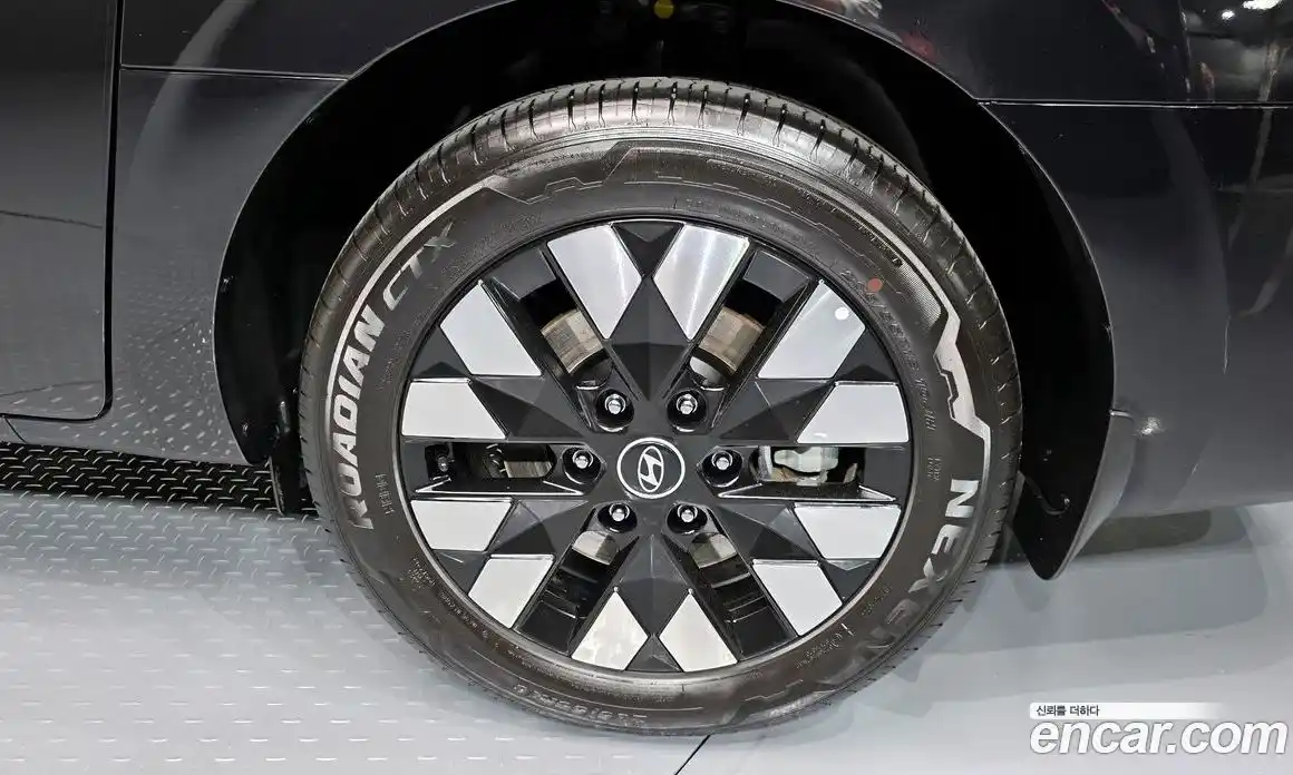 Hyundai Staria 2024 1.6 гидро в Москве № 2123210, фото 7