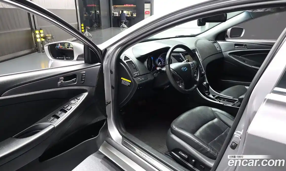 Hyundai Sonata 2012 2.0 гидро в Москве № 2123258, фото 13