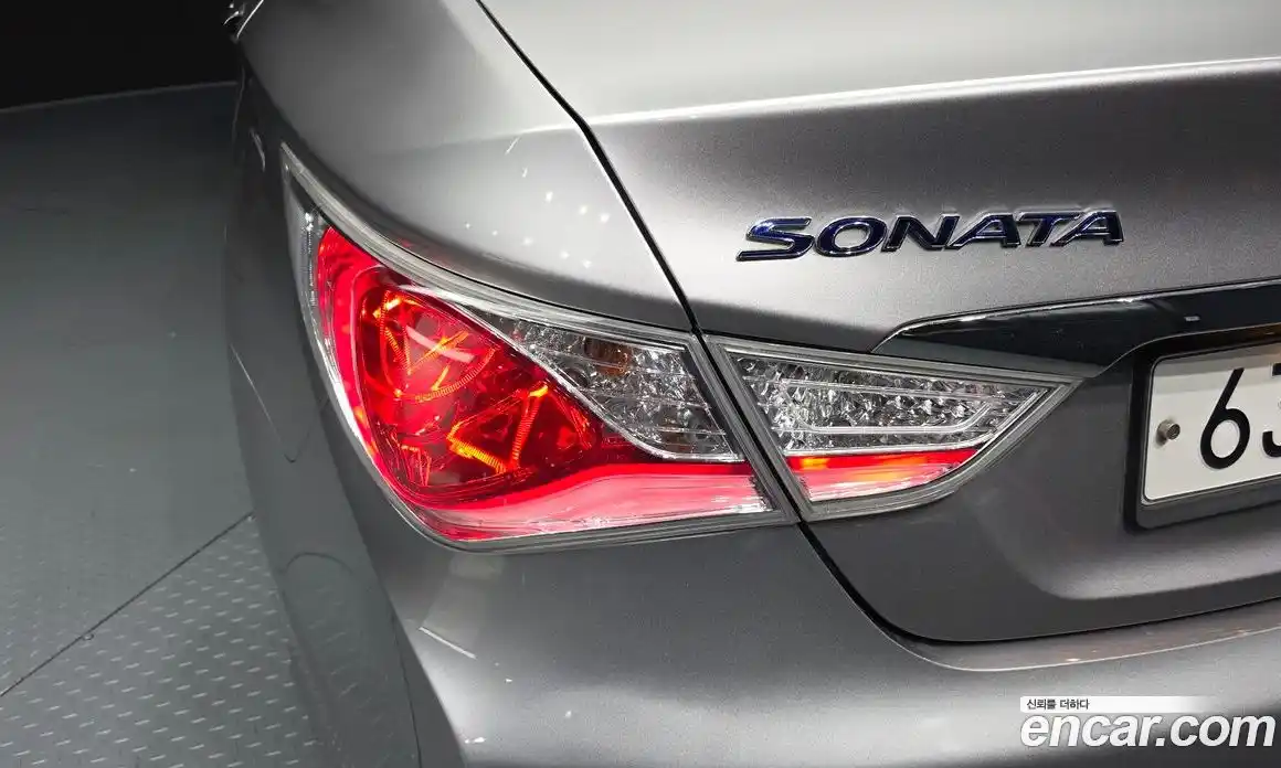 Hyundai Sonata 2012 2.0 гидро в Москве № 2123258, фото 9