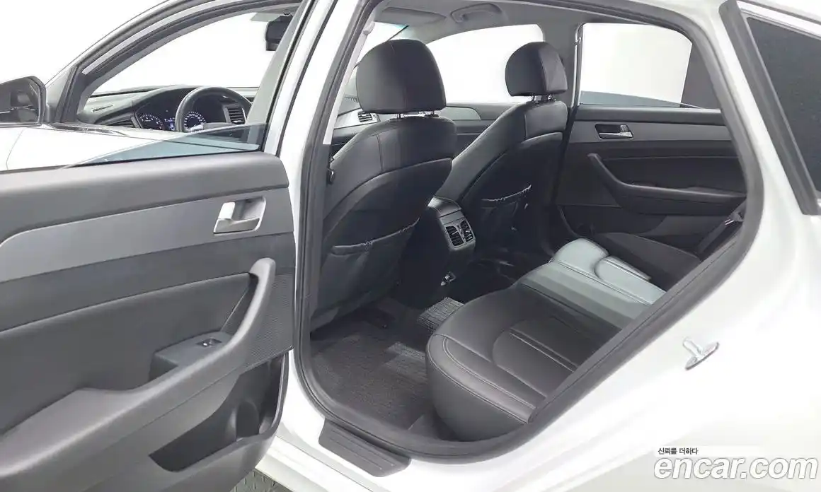Hyundai Sonata 2018 2.0 гидро в Москве № 2123405, фото 18
