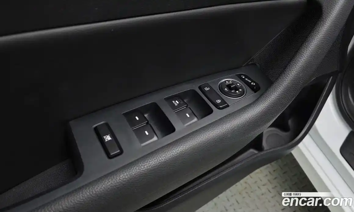 Hyundai Sonata 2018 2.0 гидро в Москве № 2123405, фото 24