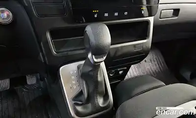 Hyundai Staria 2024 2.2 гидро в Москве № 2123435, миниатюра 12