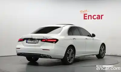 Mercedes-Benz E-Class 2021 2.0 гидро в Москве № 2124706, миниатюра 2