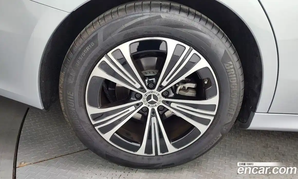 Mercedes-Benz E-Class 2025 2.0 гидро в Москве № 2130861, фото 5