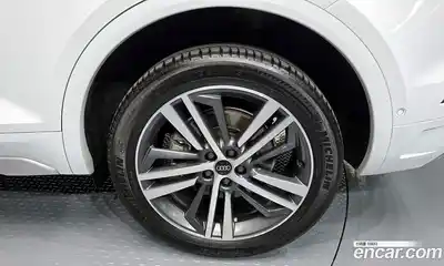 Audi Q5 2023 2.0 гидро в Москве № 2131065, миниатюра 7